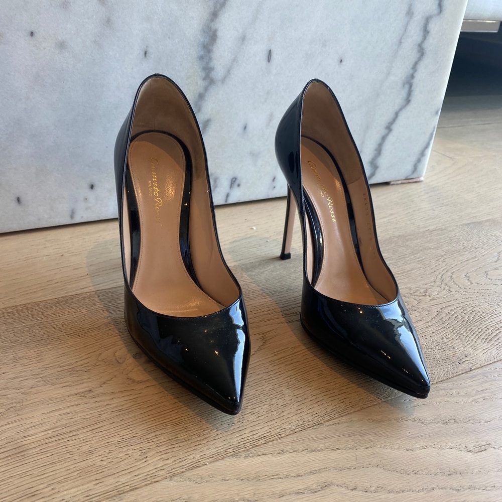 Gianvito Rossi Patent Black Pump